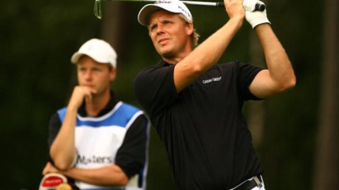 瑞典球员拽人回顾：绿茵拉扯从争议犯规到赔款停赛的代价